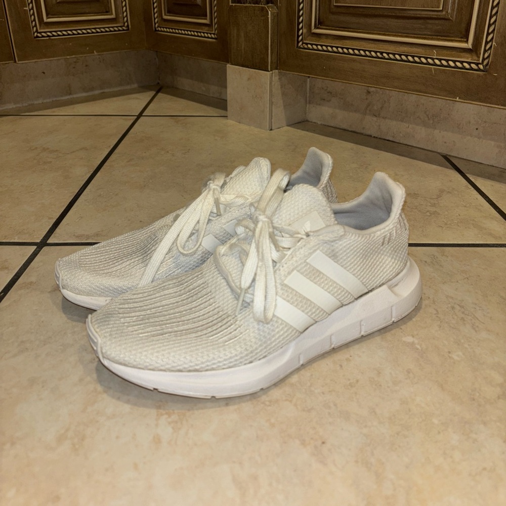 Adidas Swift Runs- used size men's 6.5, fits a women's 8